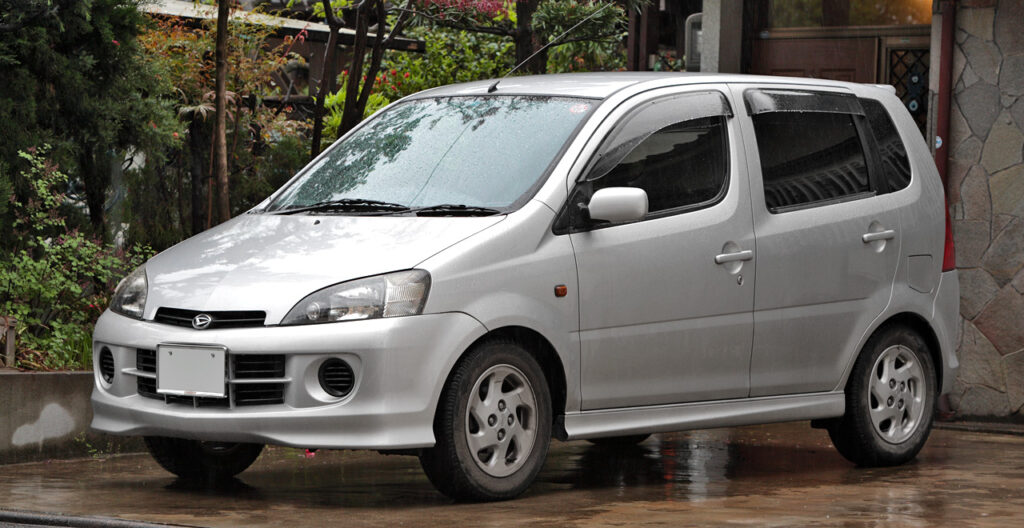 Daihatsu YRV