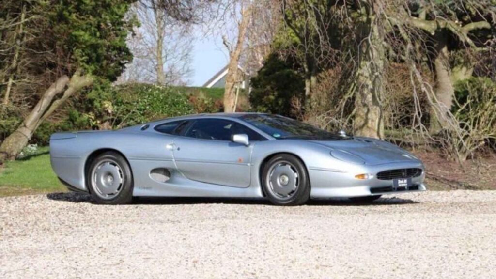 Jaguar XJ220