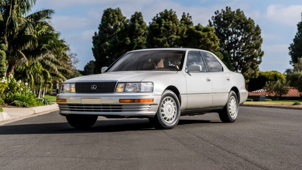 Lexus LS 400