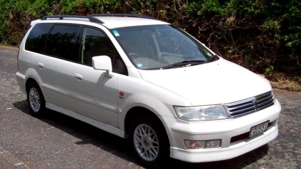 Mitsubishi Chariot 