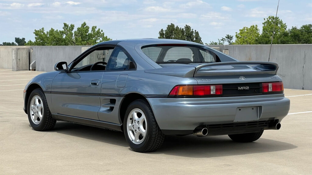 Toyota MR2